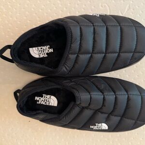 The North Face Black Quilted Indoor Slippers